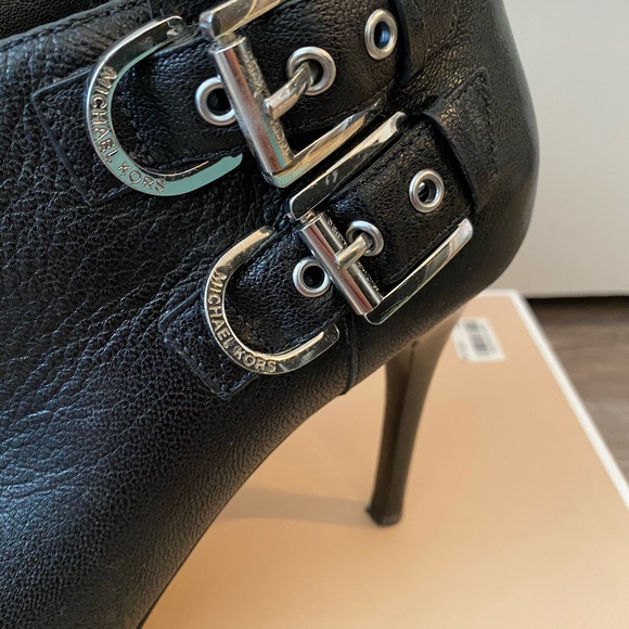 Michael Kors Heels - Picture 2 of 8